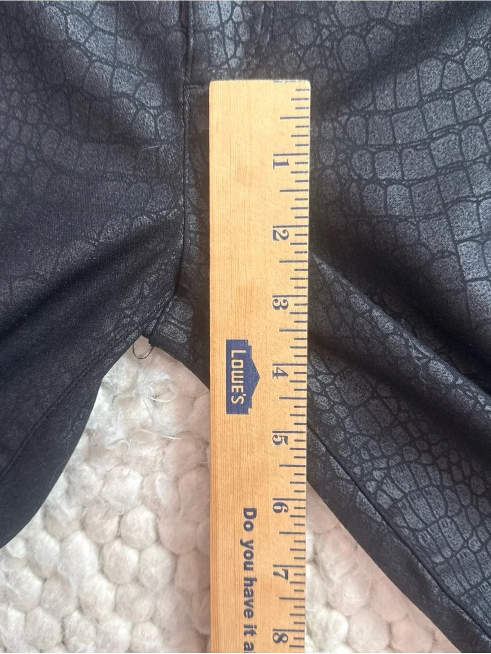 Versona Ankle Pants Black Size Small Snake Print